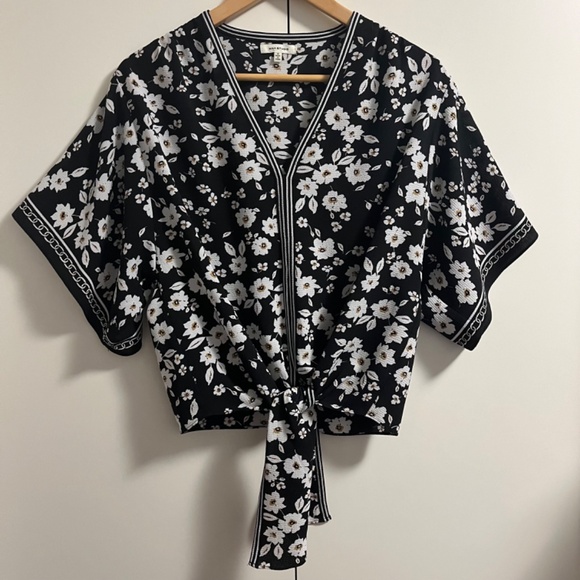 Max Studio Floral Kimono Sleeve Tie Front Blouse - Picture 9 of 10